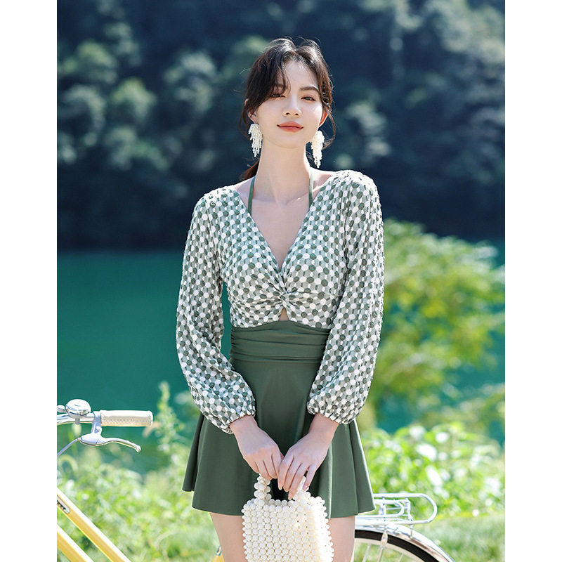 连体泳衣女裙式遮肚显瘦2023年新款韩版长袖游泳衣小清新保守泳装
