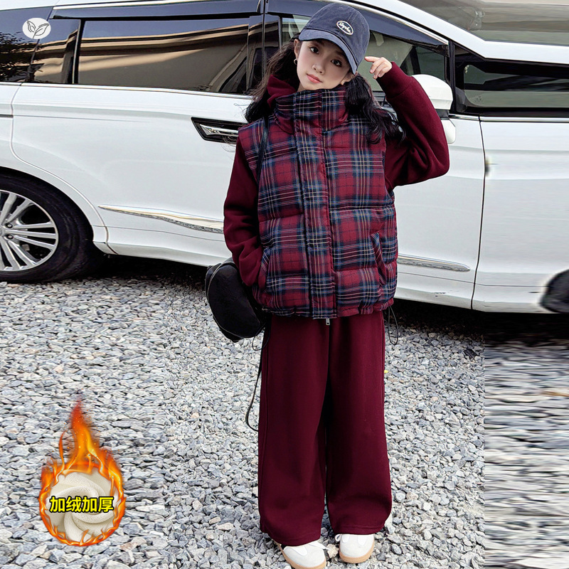 女童马甲套装2025年冬季新款加绒外套阔腿裤格子背心三件套中大童，童装休闲套装，祺儿童装