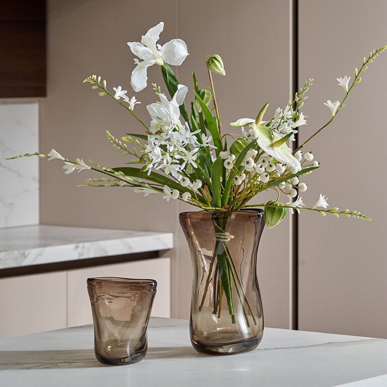 现家居饰品轻奢手工吹制透明玻璃花样板房客厅摆件异形花器