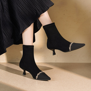 一代佳人时尚尖头细跟短靴女2025冬季新款水钻中跟瘦瘦靴26K3620