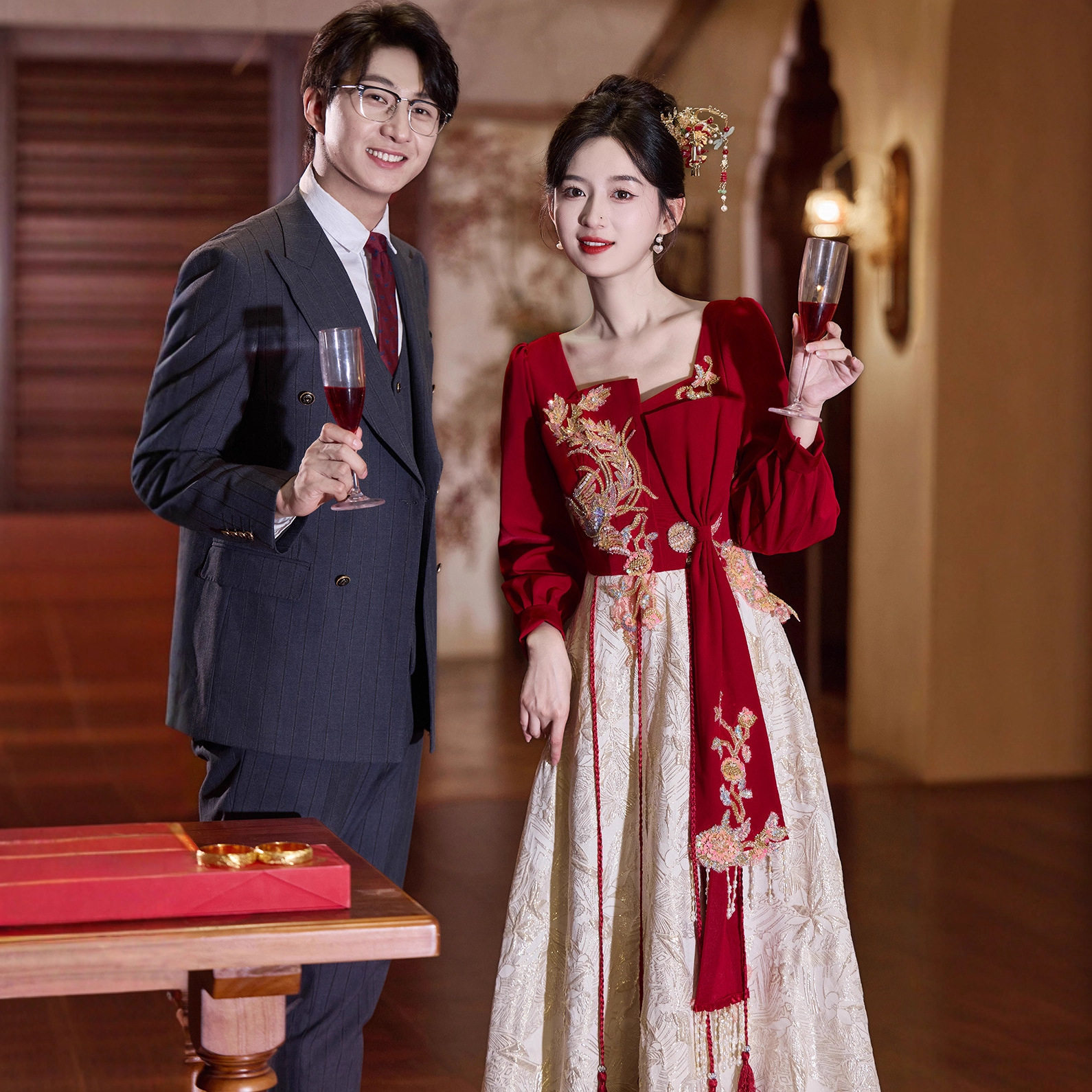 红色敬酒服新娘2025新款订婚礼服裙端庄大气结婚当天便装长袖礼服