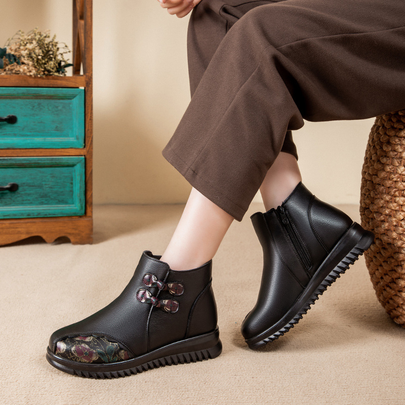 棉鞋女冬季加绒加厚皮毛一体妈妈鞋外穿防滑老人短靴中老年女皮鞋