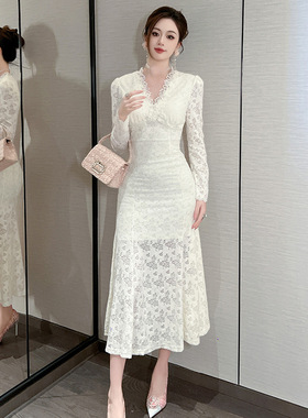 2025秋装新款女装温柔风气质V领修身显瘦长款蕾丝鱼尾连衣裙40625