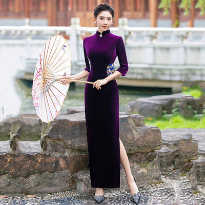 金丝绒走秀旗袍2025年新款优雅长袖形体年轻款舞台模特演出服春季