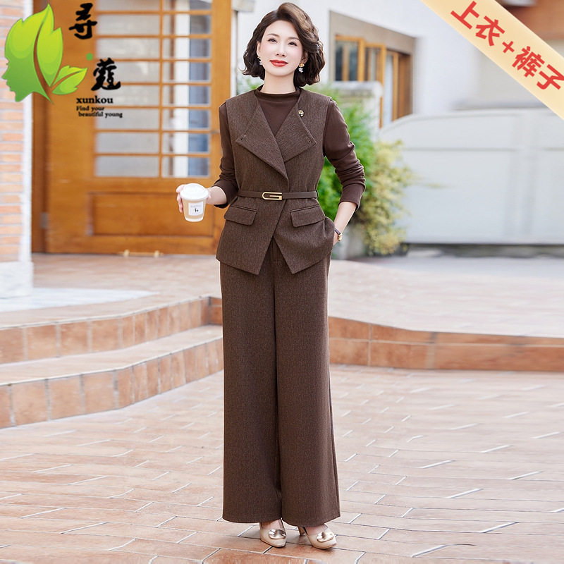 新款三件套妈妈春装套装女40岁气质休闲中年女装显显瘦中老年装