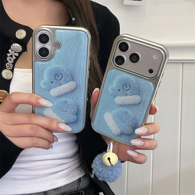 蓝色毛绒手套适用苹果17promax手机壳iPhone1516保护套14毛球挂件