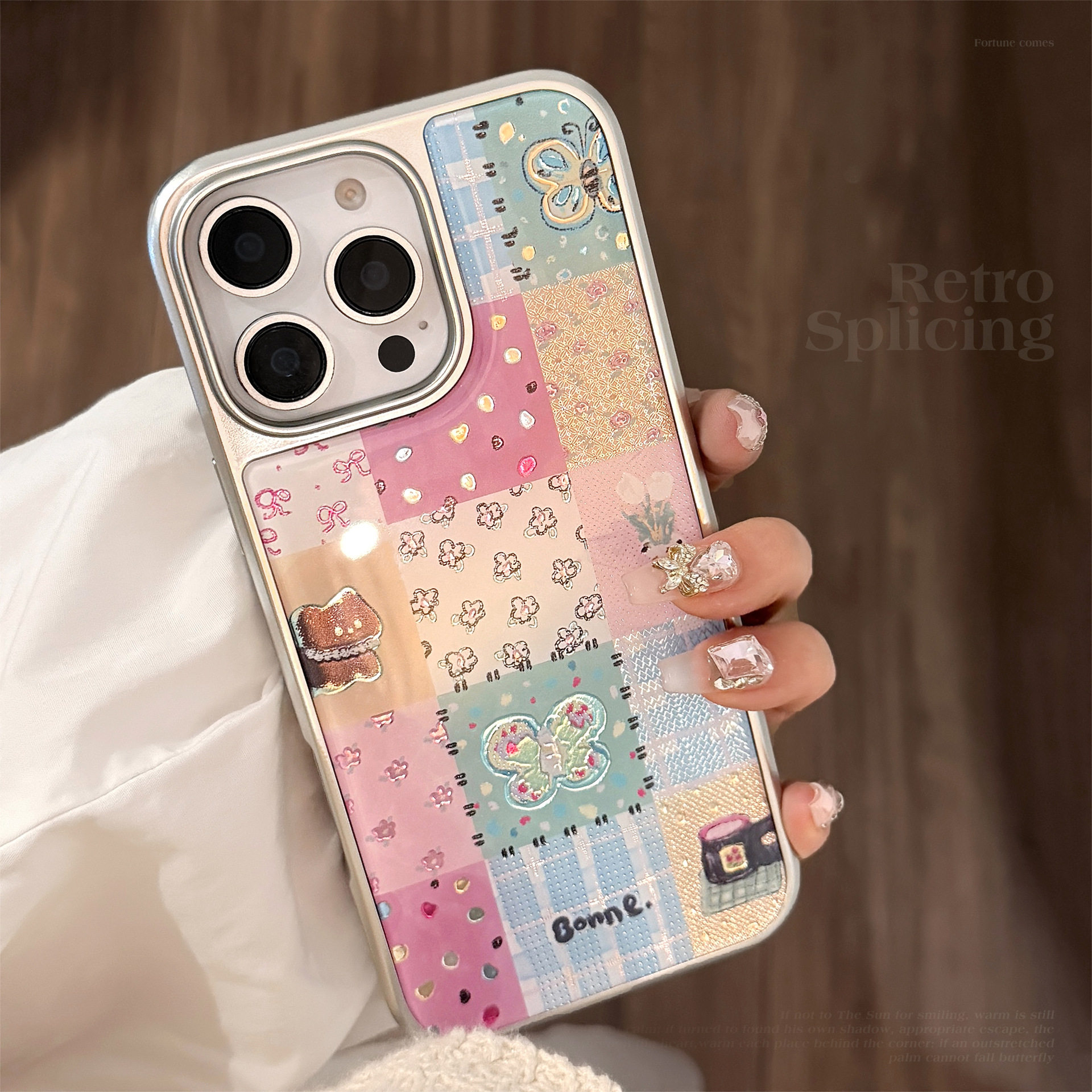 拼贴花园｜鎏金复古拼接格纹蝴蝶16pro max手机壳iphone17苹果立体贴饰15电镀14硬适用华为闪粉防摔软壳三星
