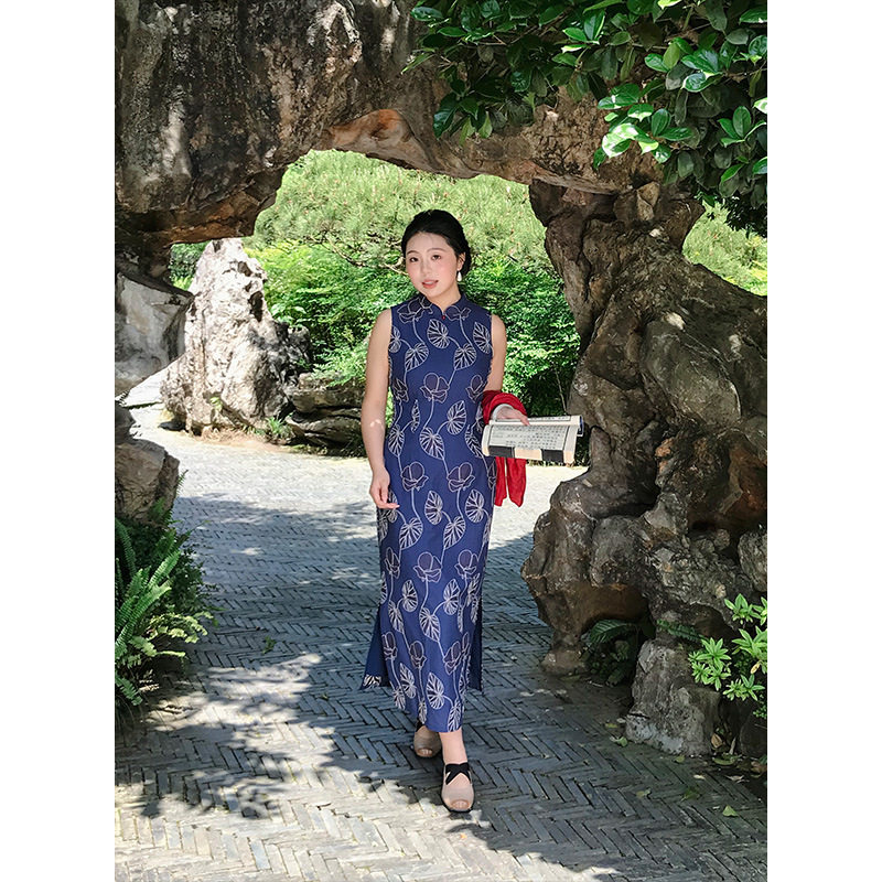气质国风新中式蓝色无袖改良裙2026女夏季新款收腰显瘦大码旗袍潮