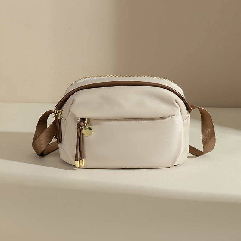 斜挎小包女2026新款轻便通勤单肩包潮休闲时尚手机包妈妈包零钱包