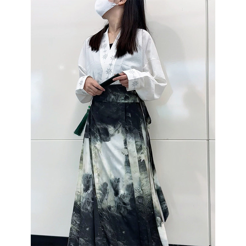 妙生莲【风入松】国风半裙女复古春夏仿真丝水墨画马面裙抖音同款