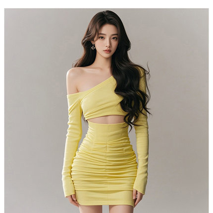 TZ4476纯欲风斜肩长袖连衣裙女秋冬设计感小众镂空修身包臀短裙子