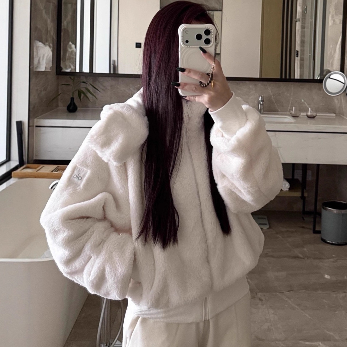 25秋冬新款 肯豆同款 Alo奶油泡芙仿兔毛连帽短款拉链外套