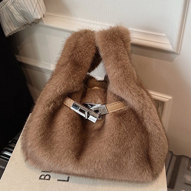 秋冬小众毛绒包包女2025新款时尚百搭斜挎包韩系级感手提肩包