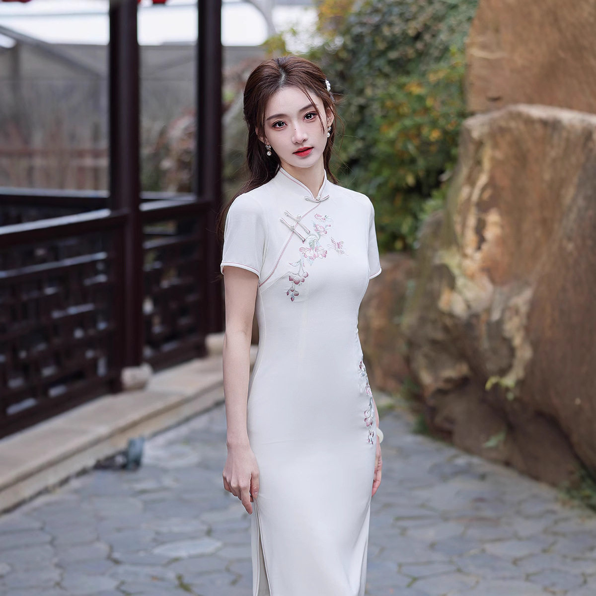 旗袍2026新款女夏季新中式改良连衣裙刺绣订婚礼服领证登记女装