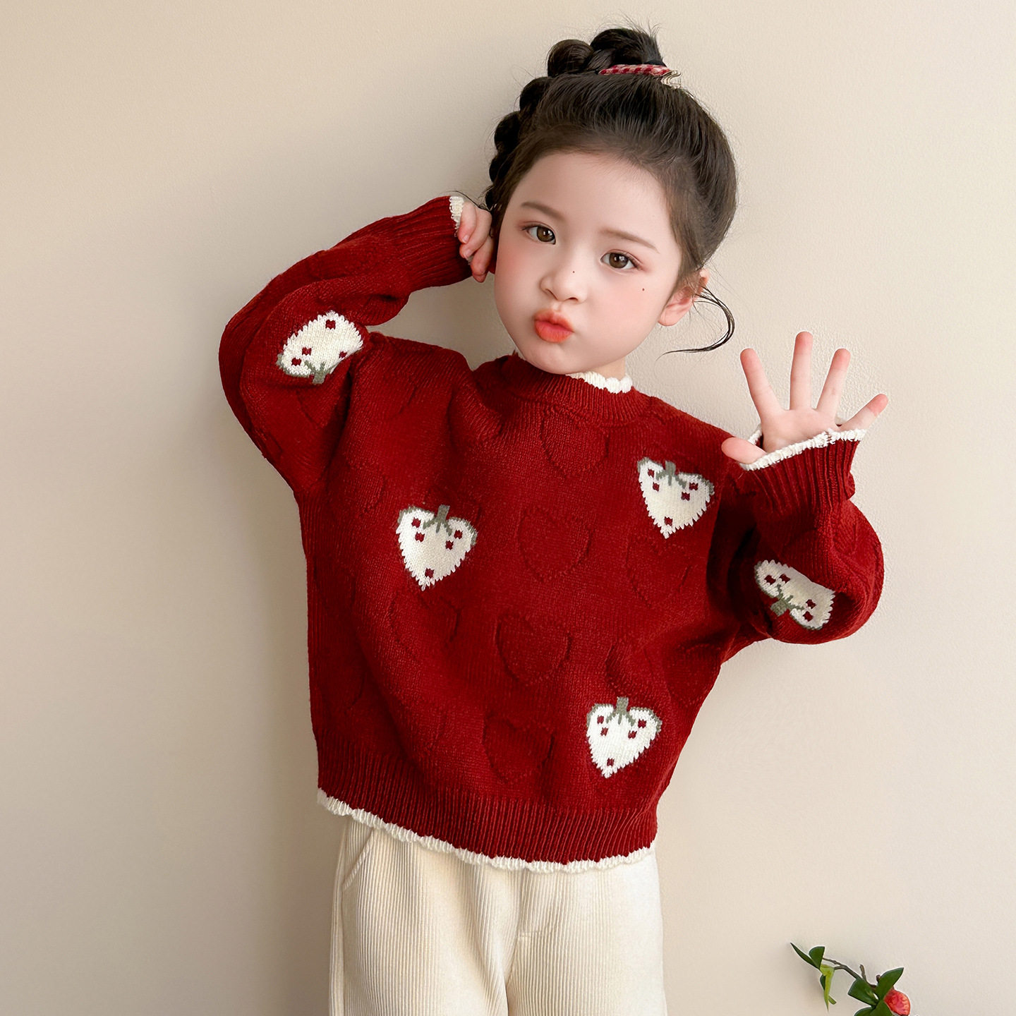 女童爱心草莓套头毛衣冬季2025新款洋气儿童加厚拜年服百搭毛线衣，童装毛衣，祺妙童装