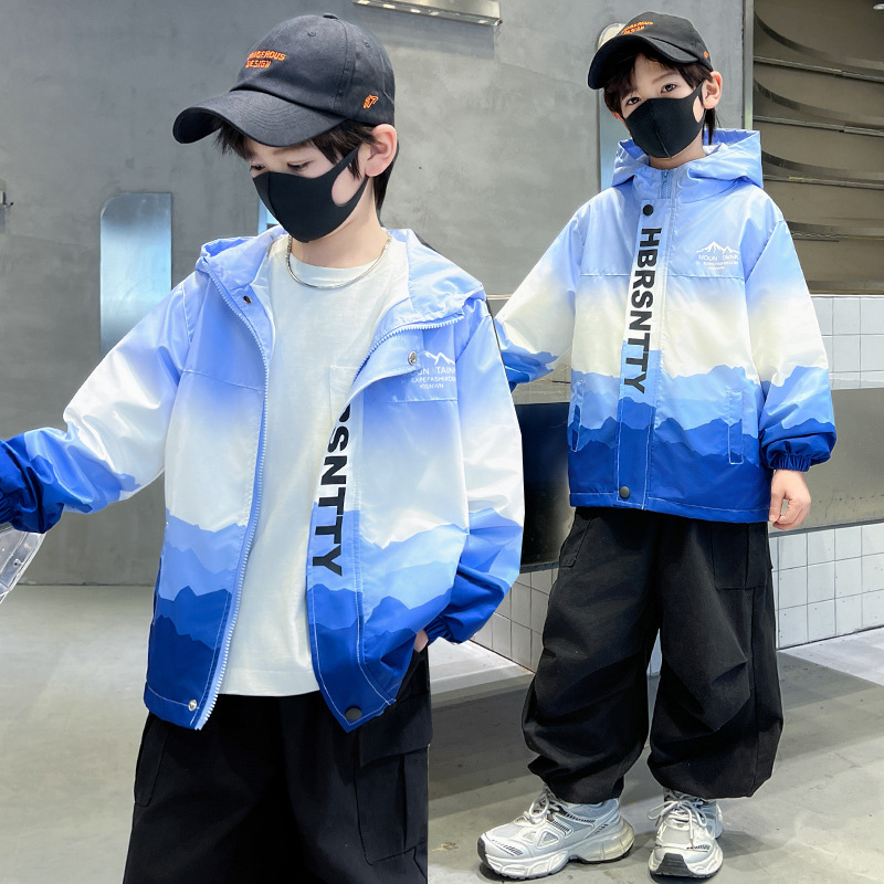 男童外套春秋款2025新款童装薄款风衣上衣大童休闲春装儿童冲锋衣