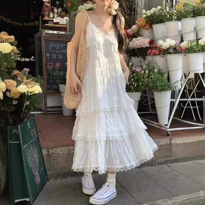 甜美减龄白色法式吊带连衣裙女装春季度假风小个子宽松蛋糕长裙子