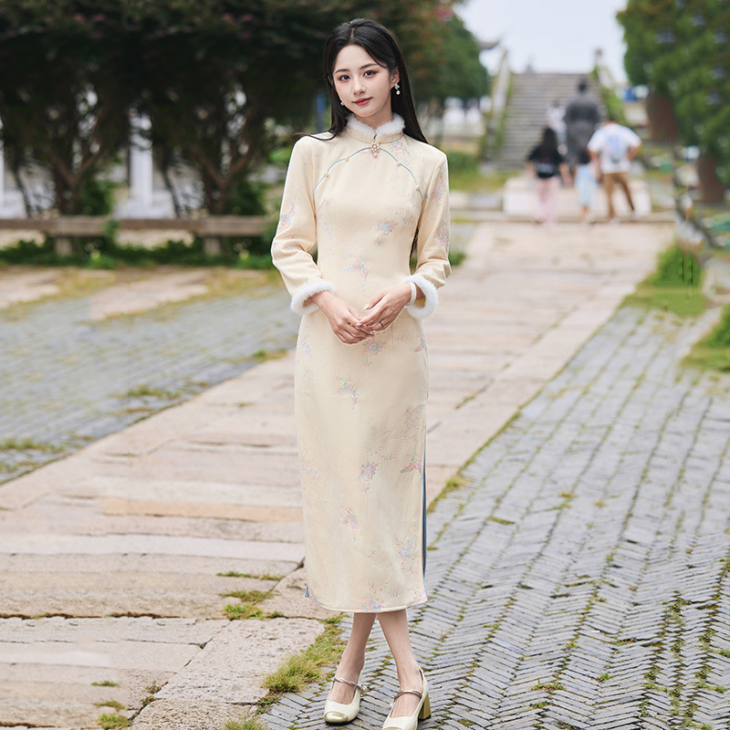 黄色加绒加厚冬装国风新中式长款长袖改良旗袍年轻款女复古秋冬季