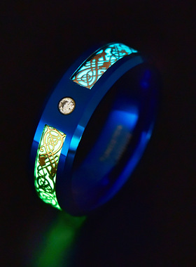 真空电镀蓝色镶钻钛钢夜光戒指中国龙外贸亚马逊流行款式