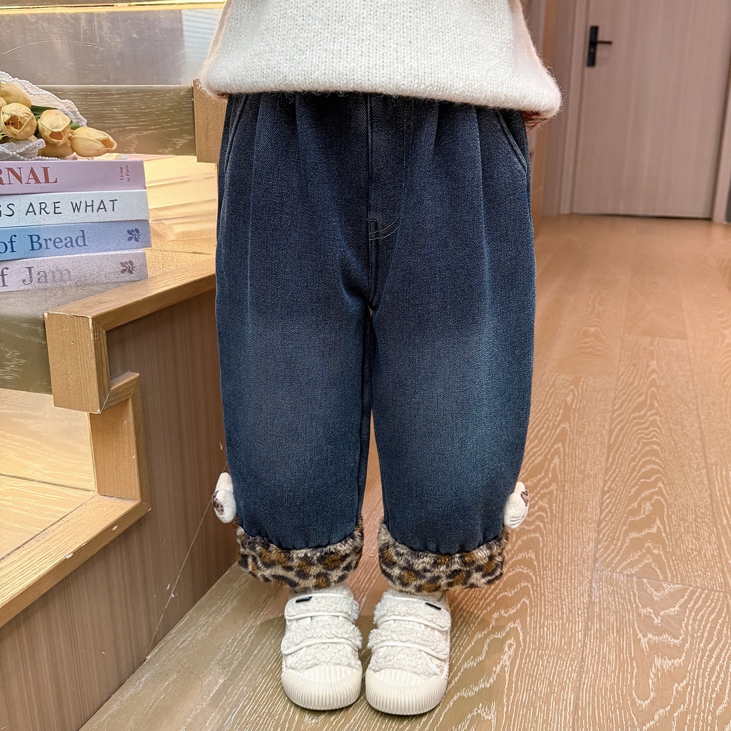 女童加绒牛仔裤秋冬季2025新款时尚洋气儿童保暖冬装休闲宽松裤子，童装裤子，祺妙童装