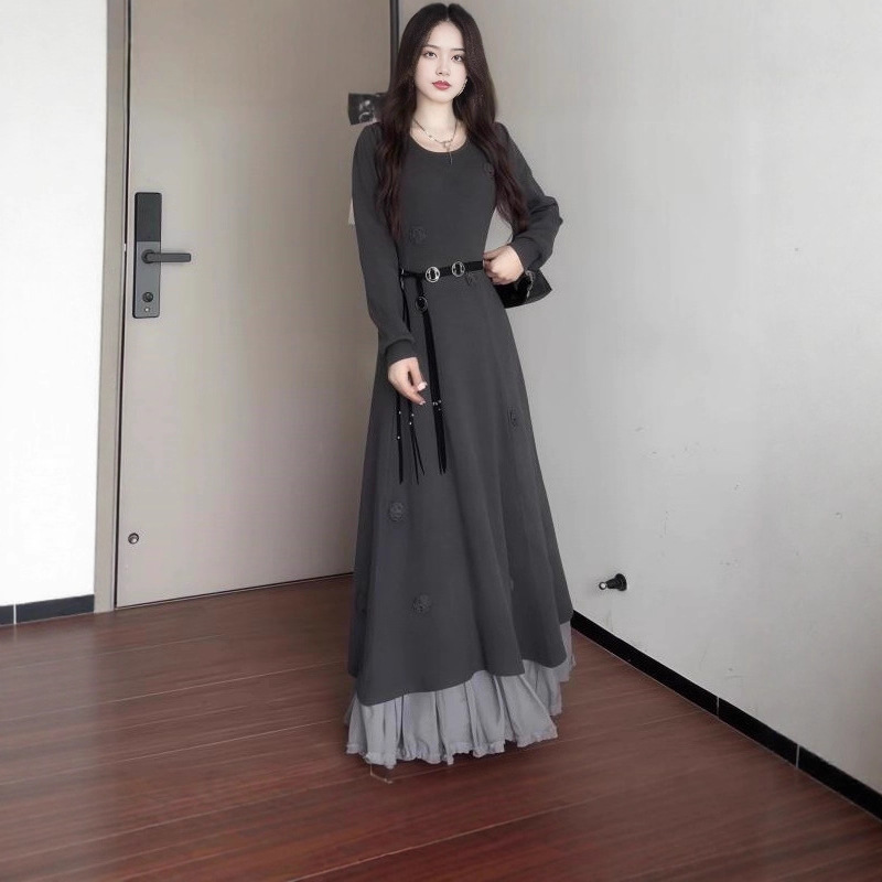 2025秋冬针织连衣裙女气质显瘦级感立体花朵打底毛衣长裙两件套