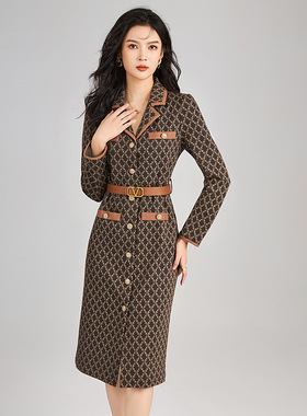 2325106-蔚蓝之都冬季新款气质复古轻奢撞色拼接西装领提花连衣裙