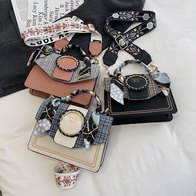 小包包女包2025新款潮百搭宽带斜挎包秋季时尚丝巾手提小方包