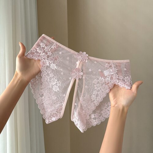 【80-200斤】清纯女士内裤小雏菊刺绣蕾丝提花诱惑开裆大码内裤女