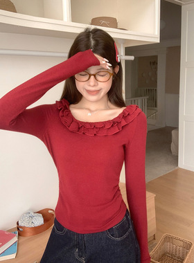 红色圆领露肩花朵长袖T恤女早秋穿搭修身打底衫荷叶边内搭上衣