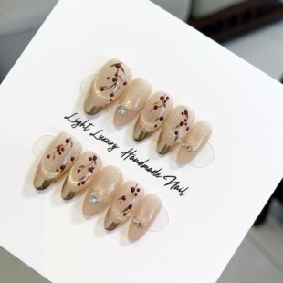 樱桃猫眼穿戴甲法式风小仙女纯手工显矫情椭圆形香槟色镶钻美甲