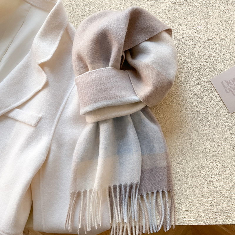 浅色蓝色羊毛围巾秋冬季女款保暖时尚棕色围脖百搭舒服围巾