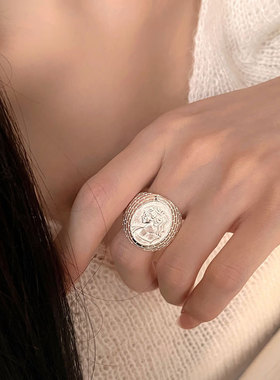 月光女神 S925纯银带有一丝炫酷复古浮雕女孩开口宽面戒指冷淡风