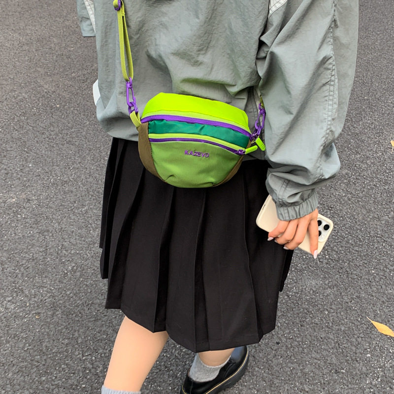 2026新款韩版运动包女生多巴胺风格肩斜挎包简约零钱包休闲手机包