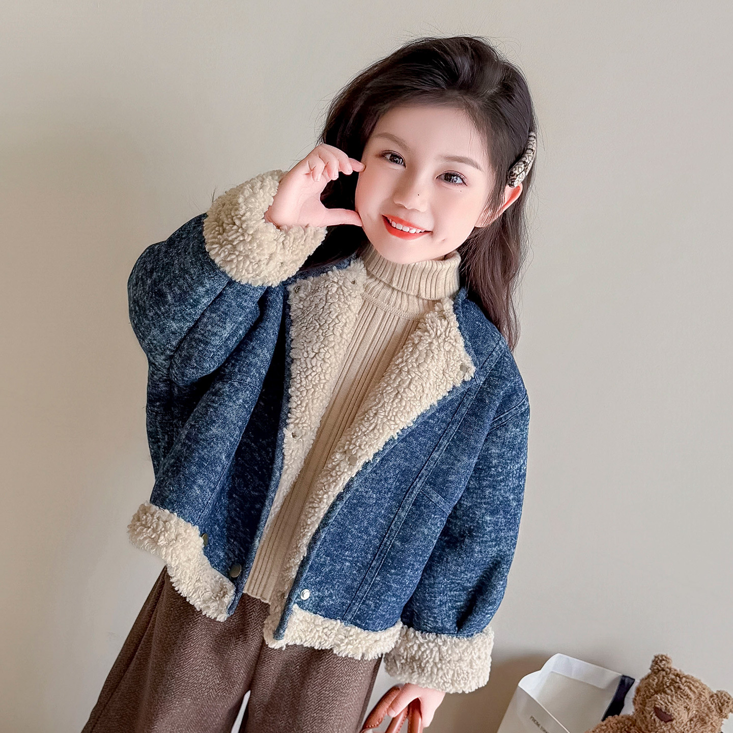 女童加绒牛仔外套秋冬2025新款洋气加厚上衣炸街儿童冬装衣服P82，童装外套，祺妙童装