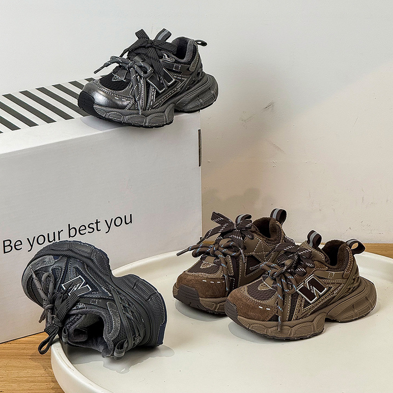 2025年冬新款儿童运动鞋复古双系带加绒保暖鞋女童老爹鞋二棉鞋