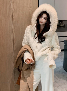 B1043时尚百搭白色毛绒连帽短款外套秋冬新款针织外套显瘦温暖风