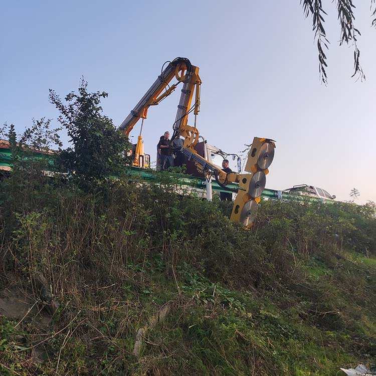 绿篱修剪机大型修剪树木机器隔离带圆盘锯绿篱机道路绿化修剪设备