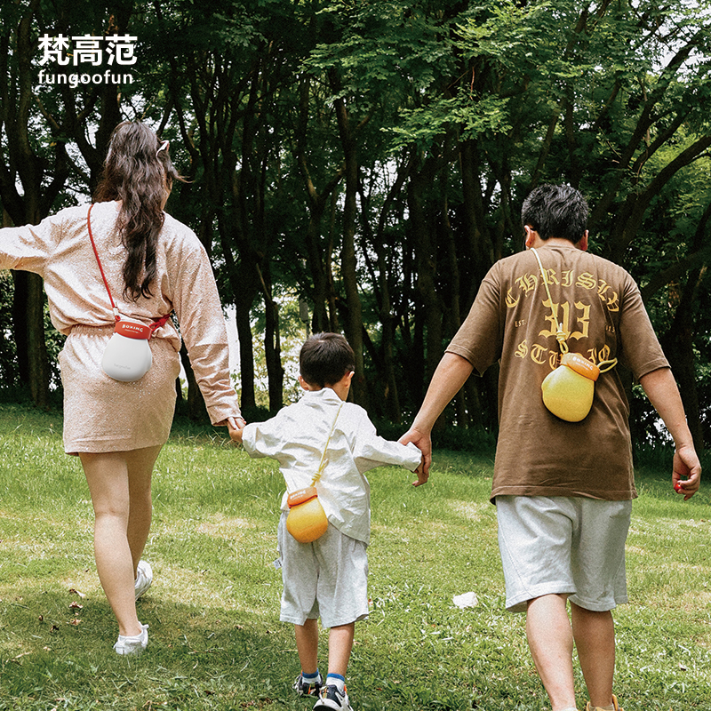梵高范亲子拳击包2024新款户外出游可爱斜跨包轻便休闲防水小包包