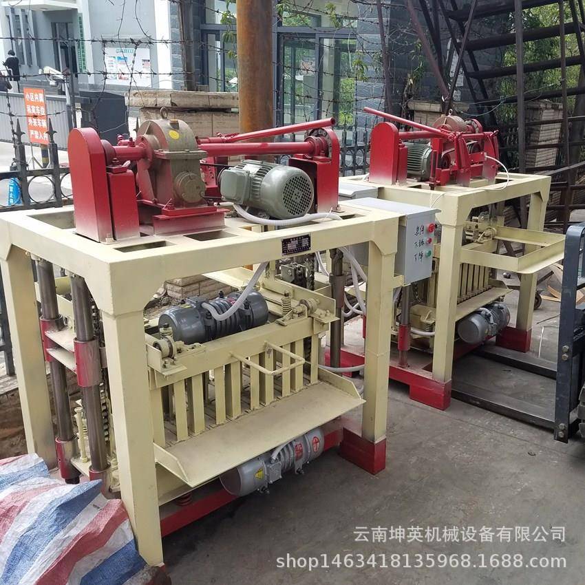 云南小型半自动免烧空心砖机水泥垫块砖机大型全自动液压砖机