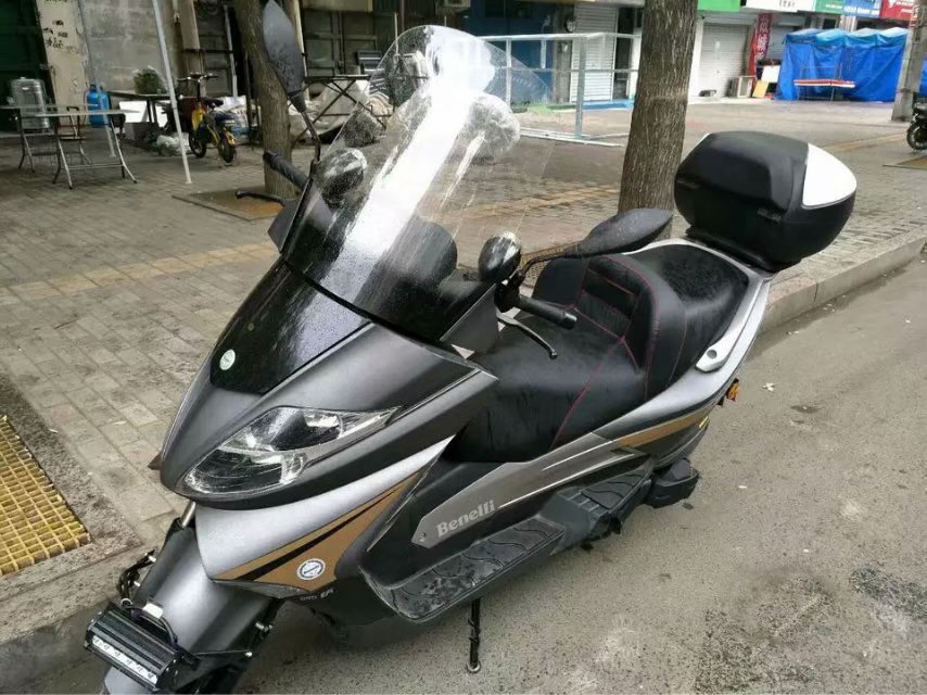 适用贝纳利钱江250银刃摩托车前风挡 加高加厚板材耐摔精品前玻璃