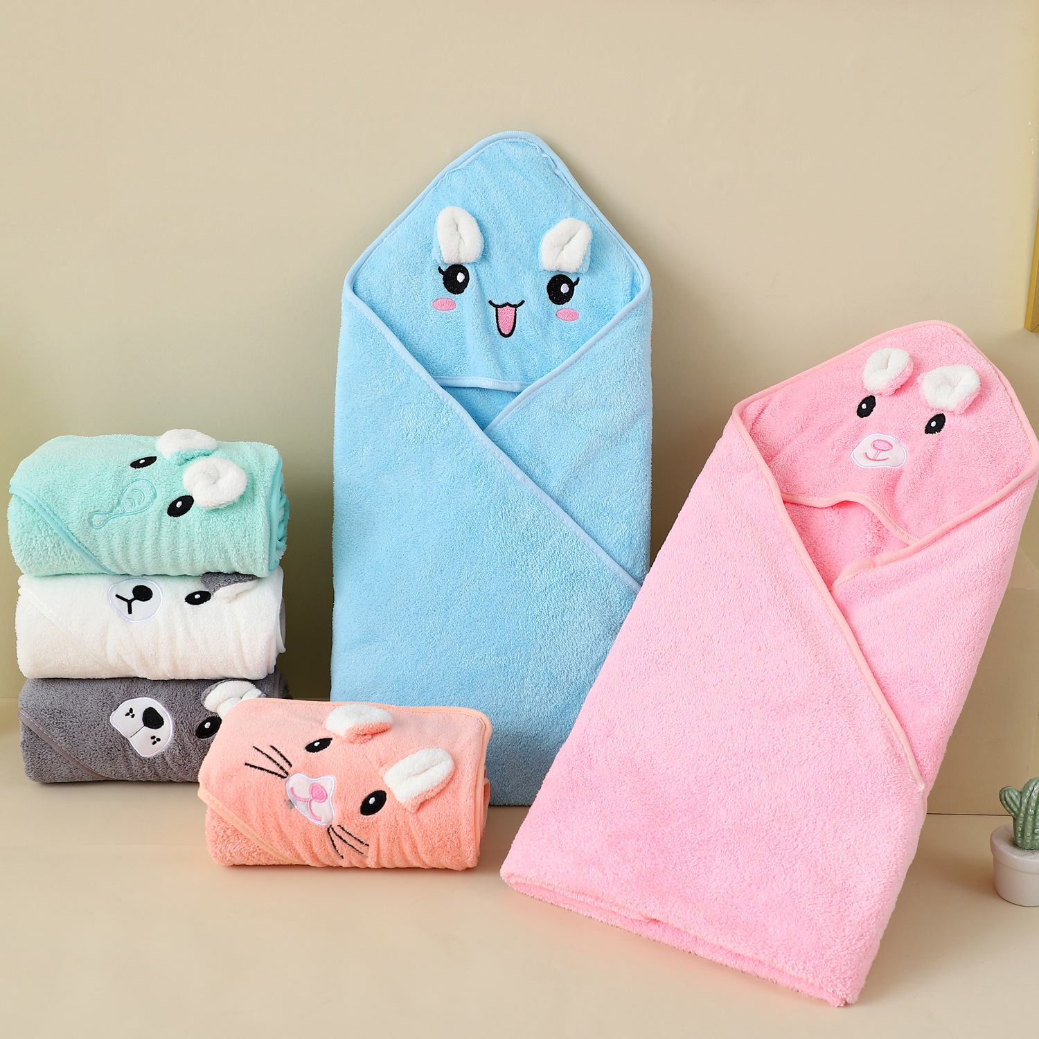 High-sized quilt coral velvet embroidered edge absorbing baby cartoon child quilt baby quilt bath towel 80*80