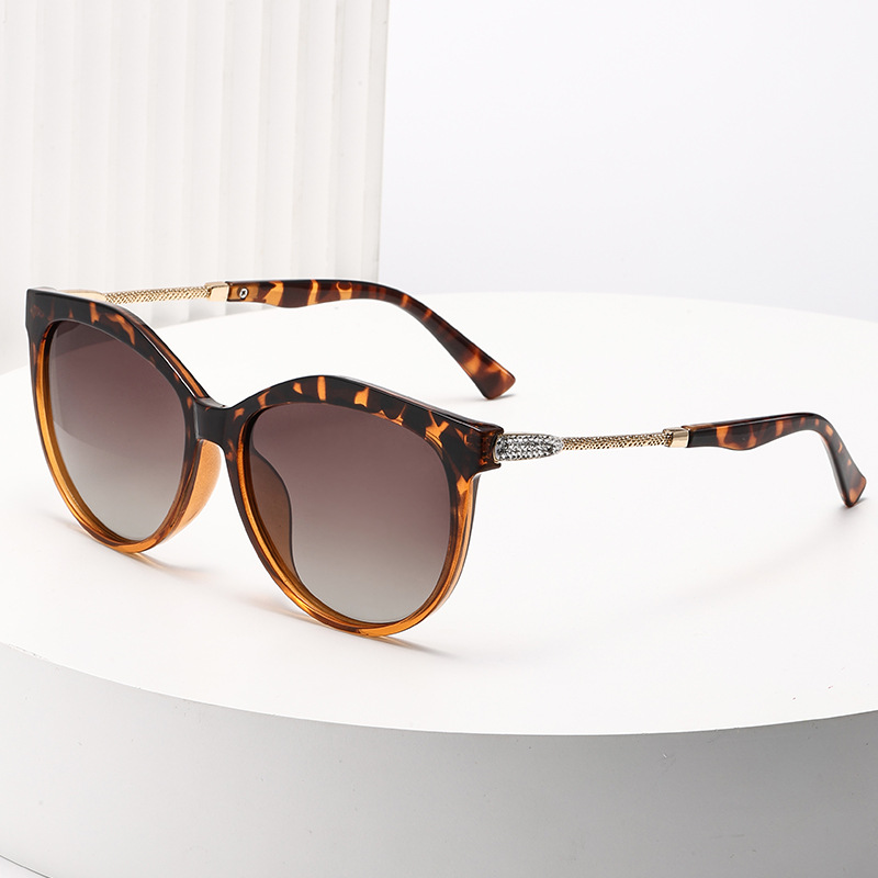 Cross-border new European and American women's fashionable polarized sunglasses with diamond protection against UV sun protection in Europe and America
