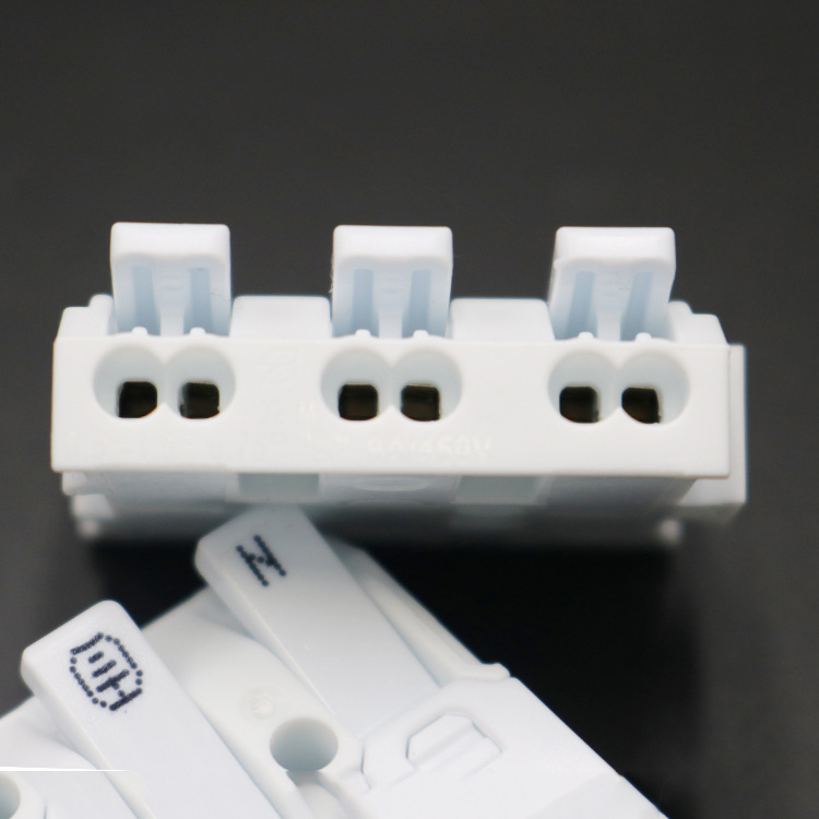 现货BELEKS拼接超薄接线端子三进六出按压端子无螺纹快速接线端子