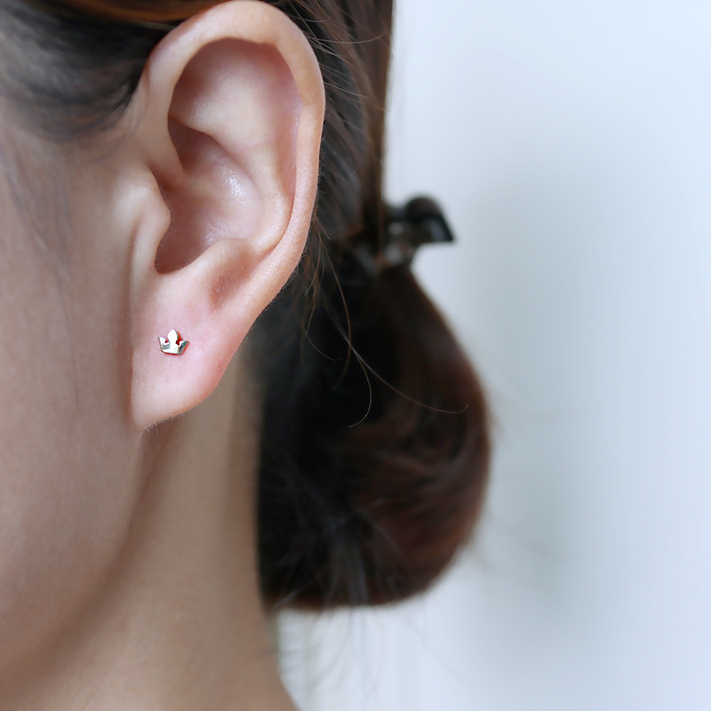 9K gold small crown stud earrings