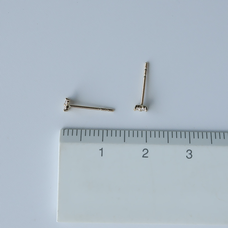 【100359】9K金四叶小花镶钻耳钉