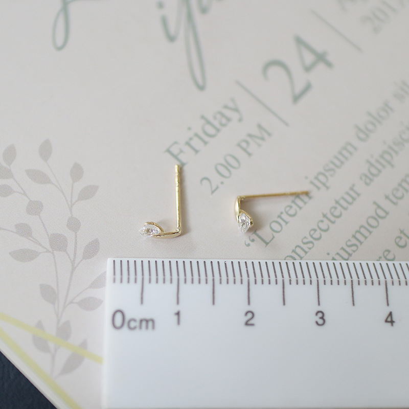 9K gold leaf teardrop ear studs