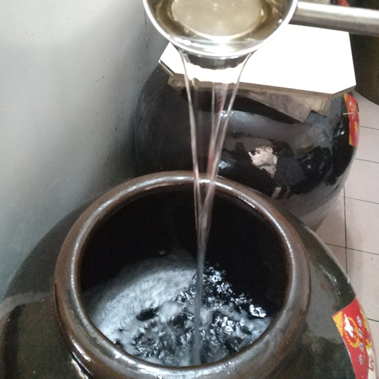 广西米酒米香白酒厂家35度53度60度粮食散酒公文包桶装泡药基酒散