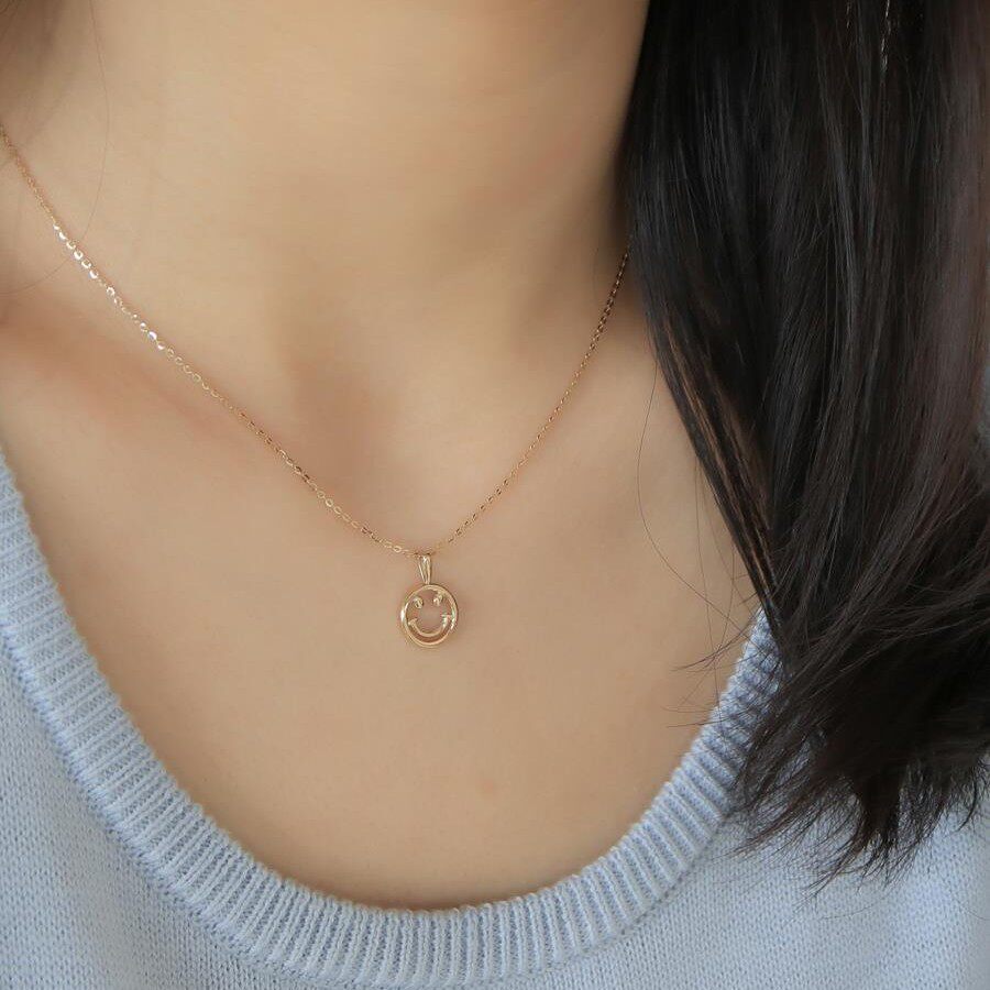 9K gold hollowed-out smiley face pendant
