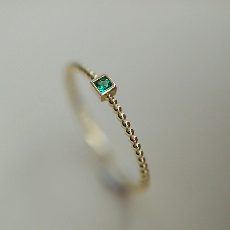 9K gold classic emerald square diamond ring