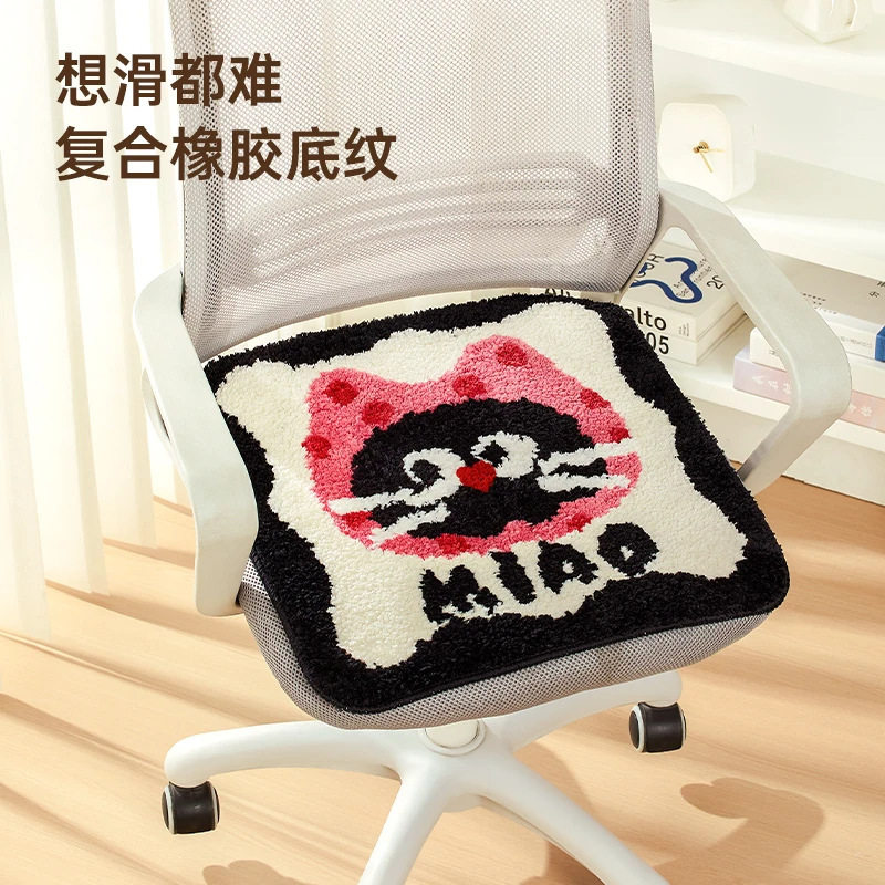 冬季簇绒坐垫家用办公室久坐屁股垫卡通毛绒椅垫防滑隔凉学生座垫